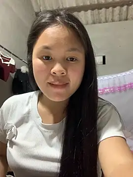 Snapshot of NhuFox chatting on November 2025 12:42:02 PM NhuFox online show from November 2025 12:42:02 PM