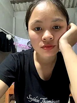 Snapshot of NhuFox chatting on September 2025 11:44:02 PM NhuFox online show from September 2025 11:44:02 PM