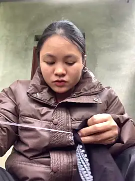 Snapshot of NhuFox chatting on December 2025 06:18:02 AM NhuFox online show from December 2025 06:18:02 AM