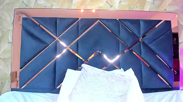 AliciaJerez1 online show from November 2025 04:44:02 PM