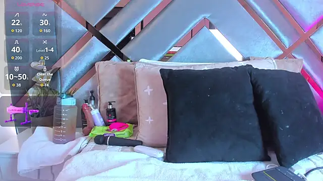 Snapshot of KarolBlanco chatting on September 2025 02:34:02 AM KarolBlanco online show from September 2025 02:34:02 AM