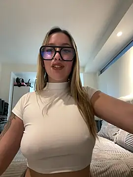 miagarcia250 online show from June 2026 07:52:02 PM