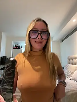 miagarcia250 online show from May 2026 04:38:01 AM