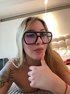 miagarcia250 online show from May 2026 04:04:01 AM