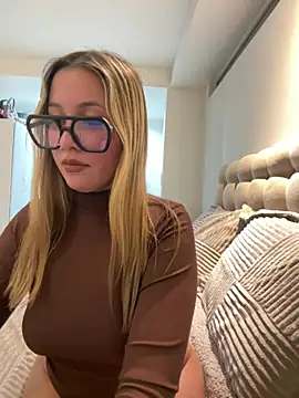 miagarcia250 online show from May 2026 02:01:02 AM