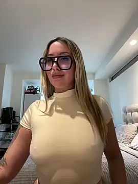 miagarcia250 online show from May 2026 03:21:01 AM