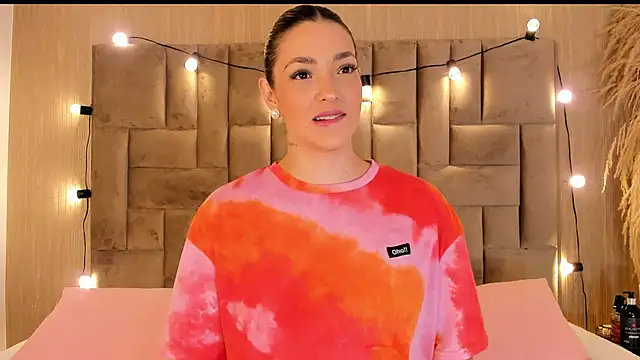 Snapshot of ClaradelMar chatting on November 2025 10:37:01 AM ClaradelMar online show from November 2025 10:37:01 AM