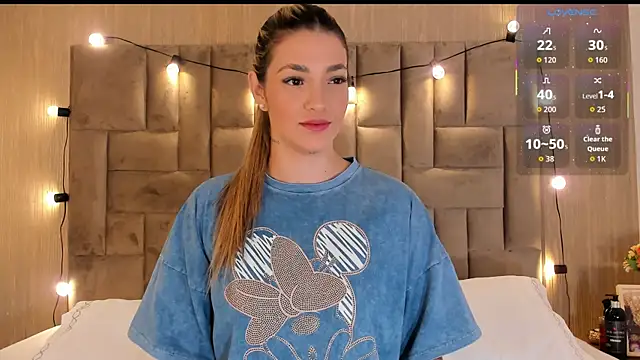 Snapshot of ClaradelMar chatting on November 2025 10:40:02 AM ClaradelMar online show from November 2025 10:40:02 AM