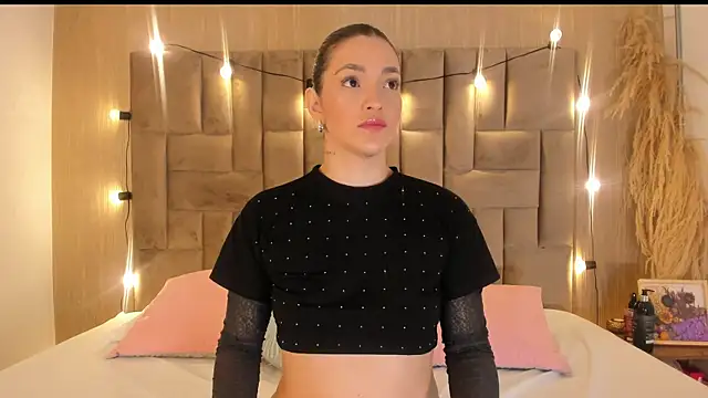 Snapshot of ClaradelMar chatting on December 2025 10:25:01 AM ClaradelMar online show from December 2025 10:25:01 AM