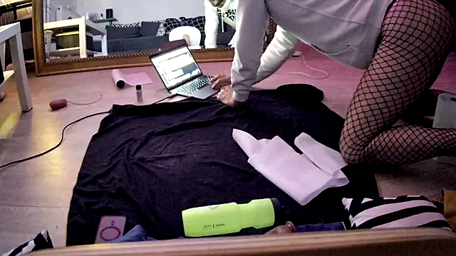 Toysboy67bi online show from September 2025 02:18:02 AM