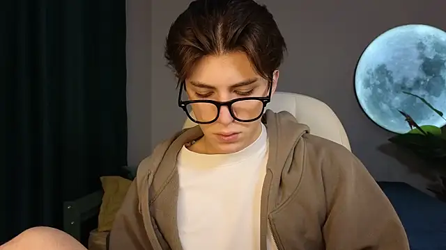 Oliver Starboy online show from September 2025 04:52:01 AM