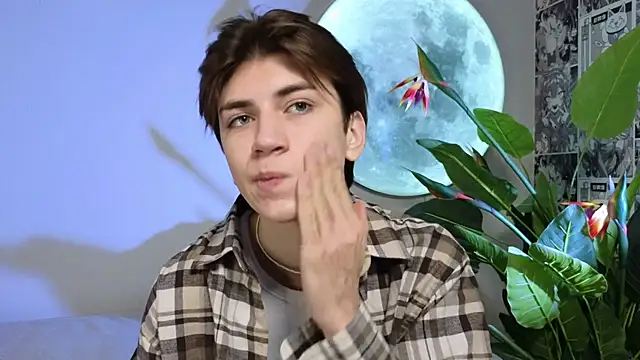 Oliver Starboy online show from October 2025 04:35:02 AM