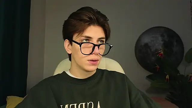 Oliver Starboy online show from September 2025 07:47:01 AM