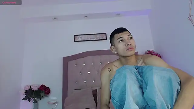 AmelieAndAce online show from September 2025 12:45:02 PM