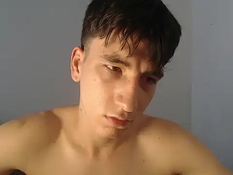 younewmaster online show from November 2025 04:33:02 PM