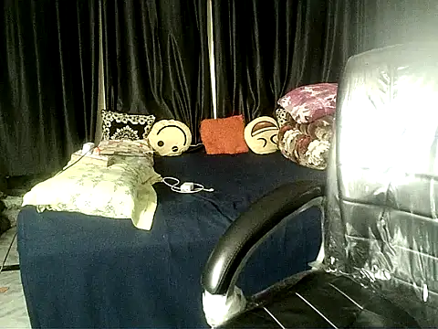 Anaconda-Mall online show from December 2025 08:04:02 PM