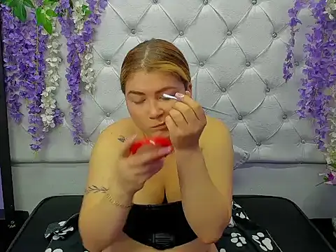 Snapshot of JuliettaRousse69 chatting on September 2025 01:03:02 PM JuliettaRousse69 online show from September 2025 01:03:02 PM
