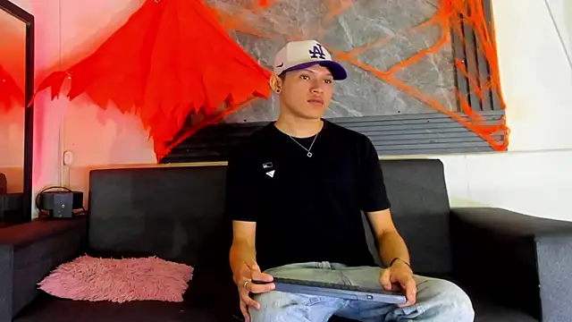 jeremytonner online show from October 2025 04:02:02 AM