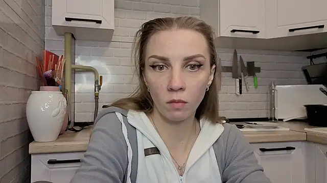 Edena  online show from April 2026 07:54:01 PM