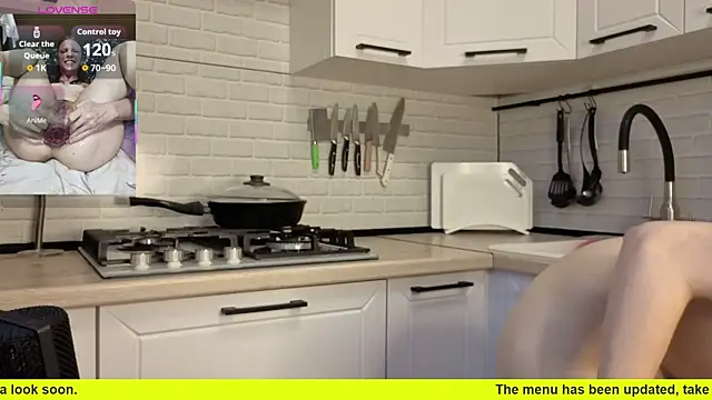Snapshot of Edena_ chatting on October 2025 12:50:01 PM Edena online show from October 2025 12:50:01 PM
