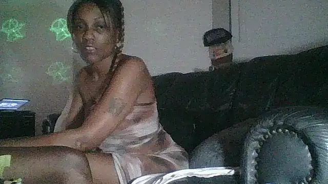 JazziEezyLdy online show from April 2026 11:17:01 AM