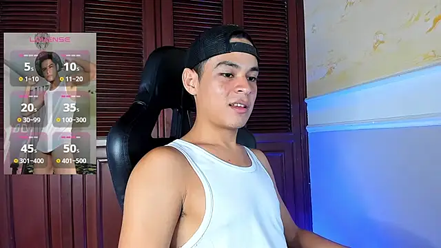 Snapshot of edy_play chatting on October 2025 03:54:02 AM edy play online show from October 2025 03:54:02 AM