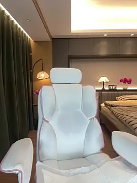 AYW-21 online show from March 2026 01:35:01 PM