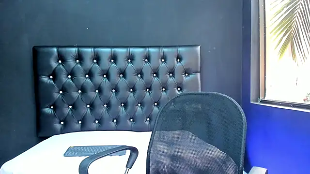 amanda noir online show from December 2025 07:26:02 PM