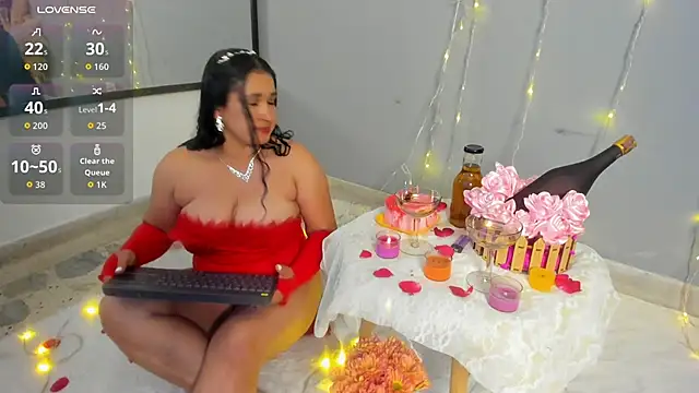 amanda noir online show from September 2025 03:01:01 AM