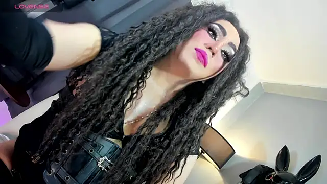 Snapshot of MagnaCumLoader17 chatting on October 2025 10:10:01 PM MagnaCumLoader17 online show from October 2025 10:10:01 PM