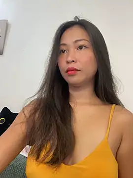 Snapshot of EmmaSean chatting on May 2026 02:12:02 AM EmmaSean online show from May 2026 02:12:02 AM