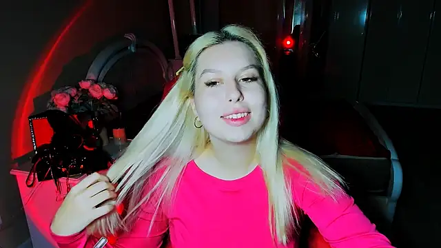 Snapshot of ChloeRicc chatting on October 2025 04:33:01 AM ChloeRicc online show from October 2025 04:33:01 AM