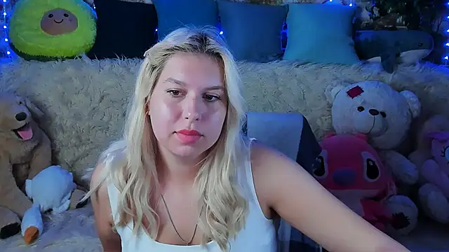 ChloeRicc online show from September 2025 03:00:02 PM