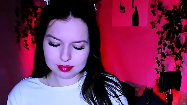 Snapshot of ChloeRicc chatting on November 2025 06:30:01 PM ChloeRicc online show from November 2025 06:30:01 PM