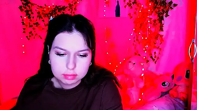 Snapshot of ChloeRicc chatting on December 2025 08:04:02 PM ChloeRicc online show from December 2025 08:04:02 PM