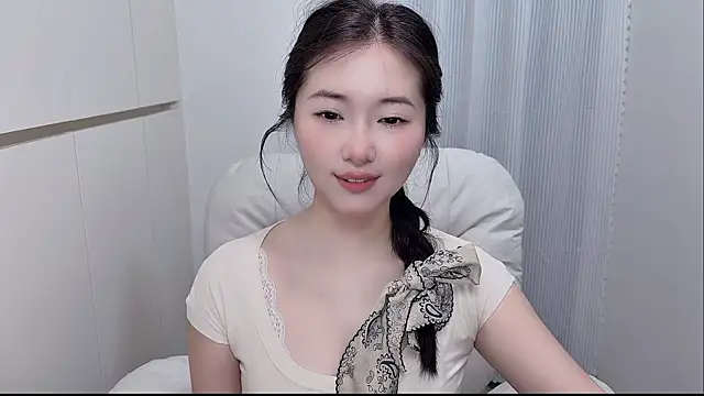 Snapshot of Rosalind_xixi chatting on June 2026 03:34:02 AM Rosalind xixi online show from June 2026 03:34:02 AM