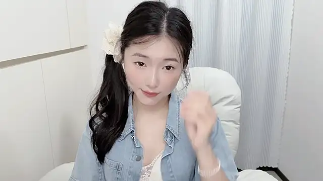 Snapshot of Rosalind_xixi chatting on June 2026 01:55:01 AM Rosalind xixi online show from June 2026 01:55:01 AM