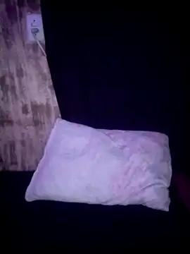 Snapshot of LunaMell chatting on September 2025 03:43:02 PM LunaMell online show from September 2025 03:43:02 PM