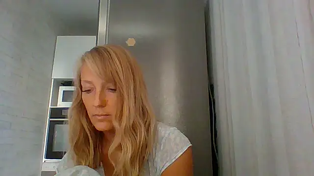 Vexxaa online show from September 2025 01:11:02 PM