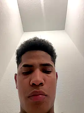 fuego01 online show from December 2025 06:29:01 AM