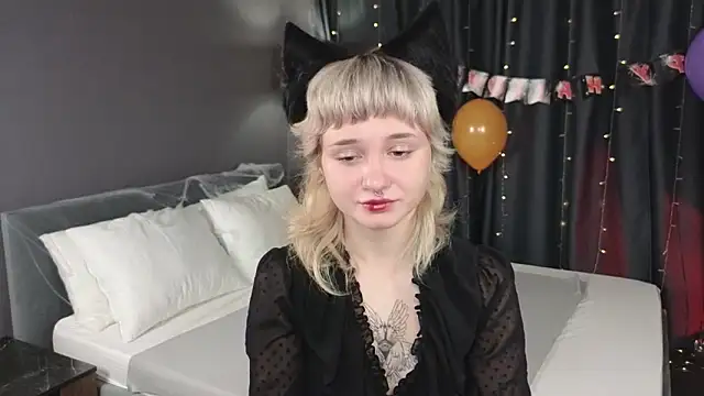 Tori Cutie online show from October 2025 12:09:02 AM