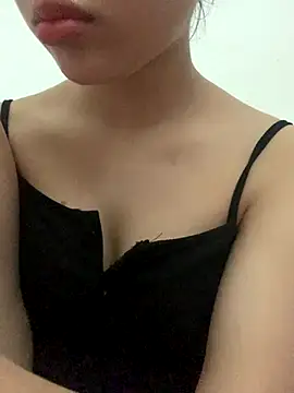 Nguyenha11 online show from September 2025 08:43:01 AM