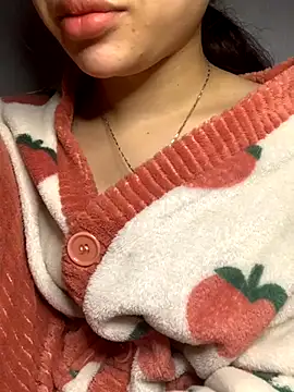 Nguyenha11 online show from November 2025 10:15:01 AM