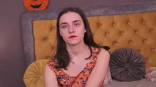 Jessica White  online show from November 2025 04:45:01 AM