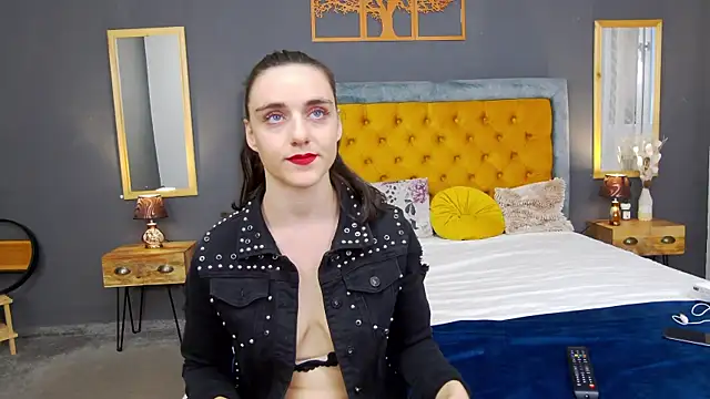 Jessica White  online show from September 2025 04:52:02 AM