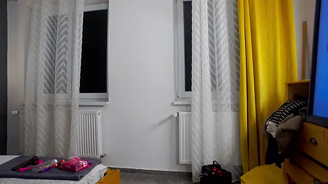 Jessica White  online show from November 2025 04:51:02 AM