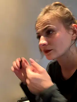 IsabellaEtha online show from November 2025 03:16:02 PM