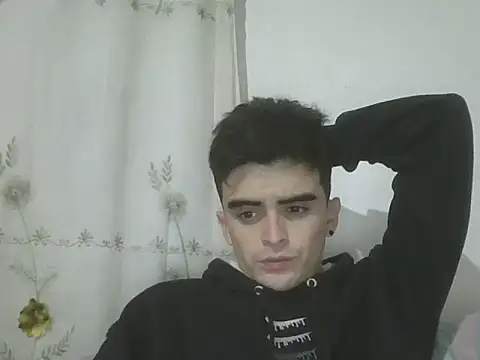 Rodrigo99 9 online show from March 2026 06:33:01 AM