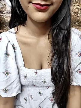 Indian-Aleena online show from October 2025 03:33:01 PM