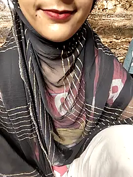Indian-Aleena online show from September 2025 11:44:01 PM